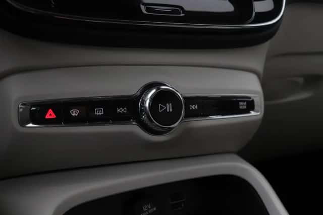 Volvo XC40 (2022) thumbnail 31
