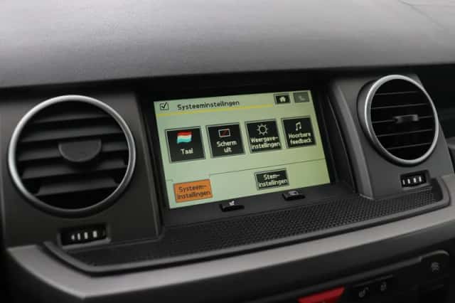 Land Rover Discovery (2007) thumbnail 22