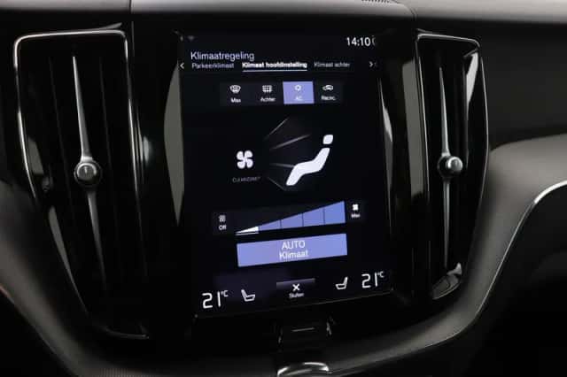 Volvo XC60 (2021) thumbnail 30