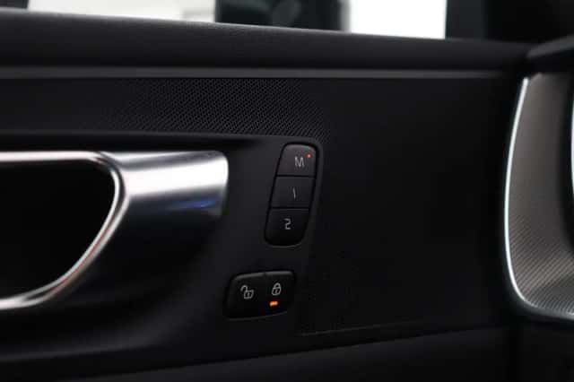 Volvo XC60 (2025) thumbnail 14