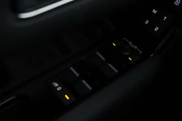 Land Rover Range Rover Velar (2025) thumbnail 44