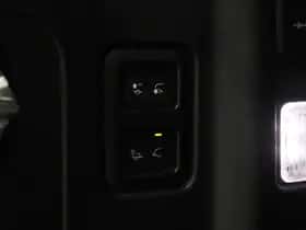 Land Rover Defender (2024) thumbnail 14