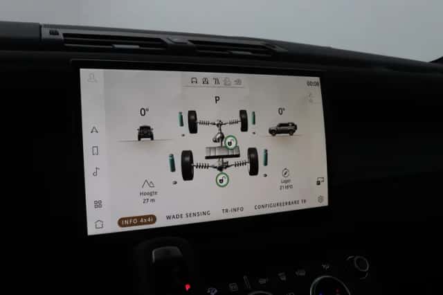 Land Rover Defender (2024) thumbnail 29