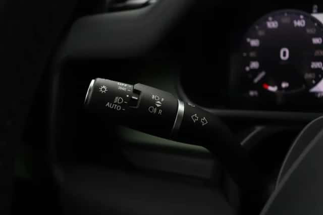 Land Rover Defender (2024) thumbnail 37