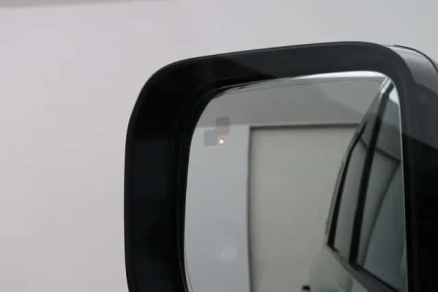 Land Rover Defender (2024) thumbnail 42
