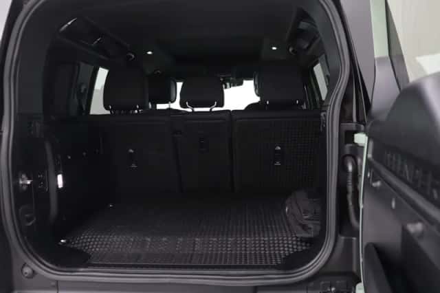 Land Rover Defender (2024) thumbnail 50