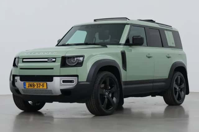 Land Rover Defender (2024) thumbnail 8