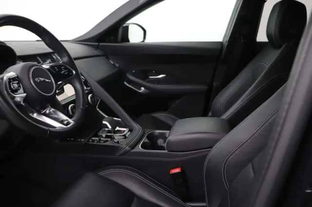 Jaguar E-Pace (2023) thumbnail 3