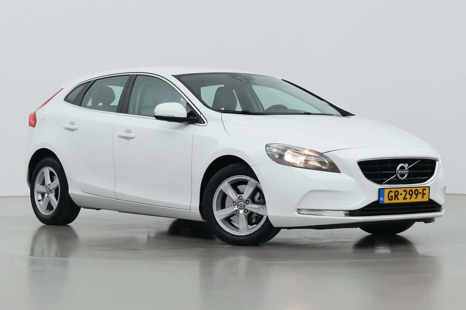 Volvo V40 (2014) — foto 1