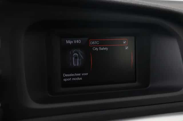 Volvo V40 (2014) thumbnail 12