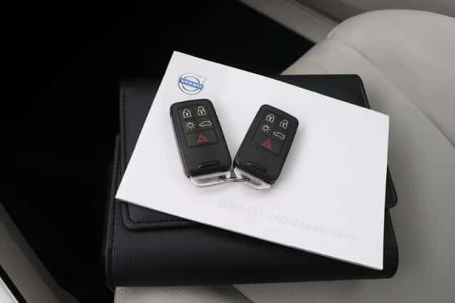 Volvo V40 (2014) thumbnail 18