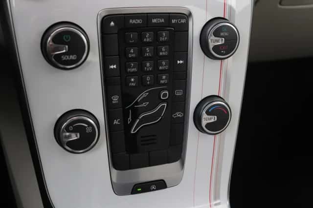 Volvo V40 (2014) thumbnail 21