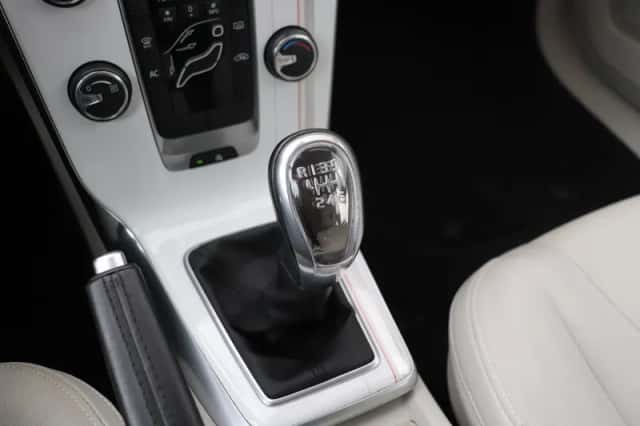 Volvo V40 (2014) thumbnail 22