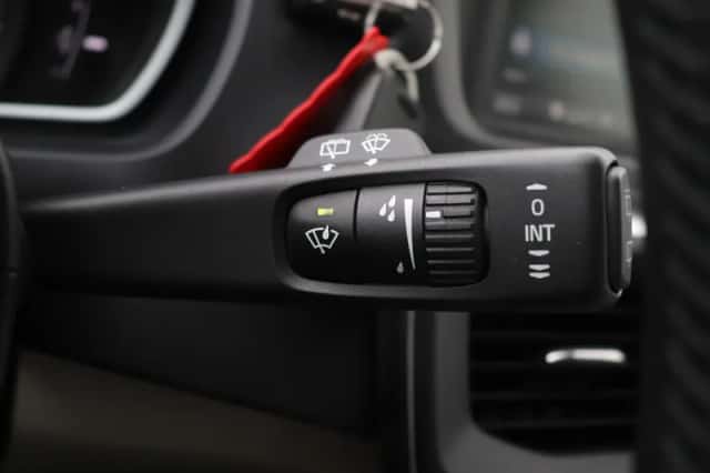Volvo V40 (2014) thumbnail 26