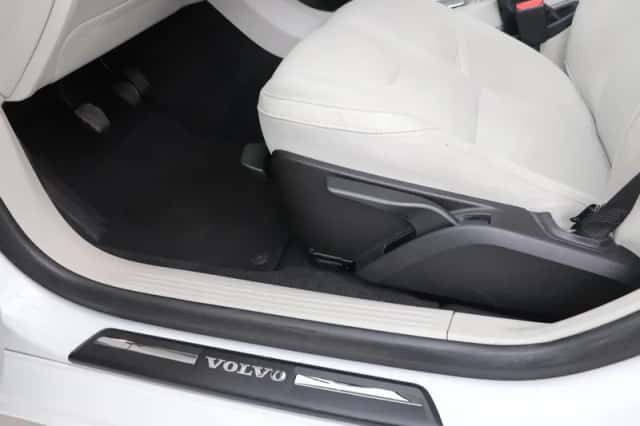 Volvo V40 (2014) thumbnail 27