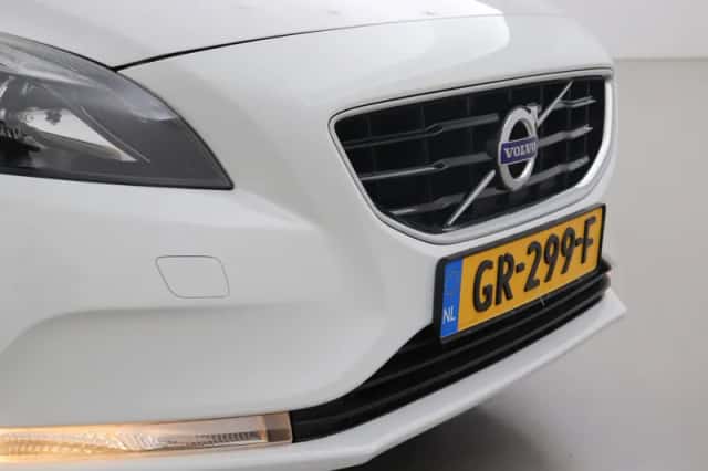 Volvo V40 (2014) thumbnail 32