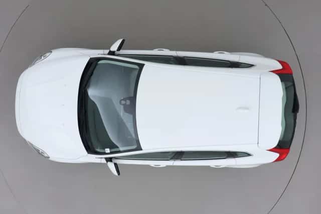 Volvo V40 (2014) thumbnail 39