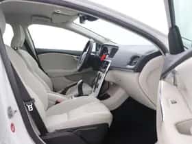 Volvo V40 (2014) thumbnail 5