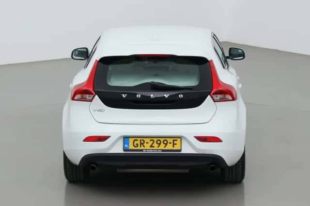 Volvo V40 (2014) thumbnail 9