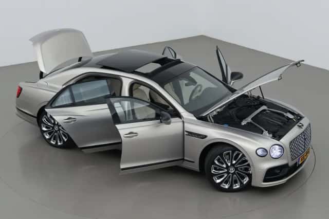 Bentley Flying Spur (2024) thumbnail 6