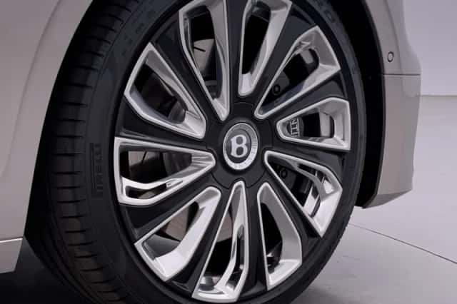 Bentley Flying Spur (2024) thumbnail 73
