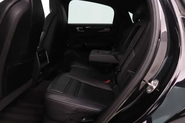 Porsche Cayenne (2022) thumbnail 52