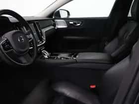 Volvo V60 (2019) thumbnail 3