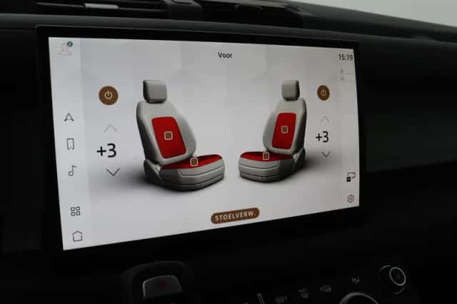 Land Rover Defender (2024) thumbnail 13