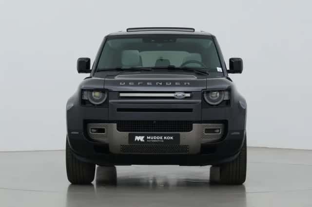 Land Rover Defender (2024) thumbnail 16