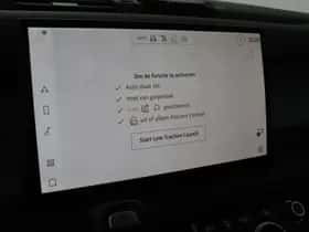 Land Rover Defender (2024) thumbnail 33