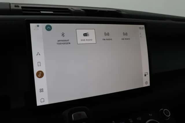 Land Rover Defender (2024) thumbnail 38
