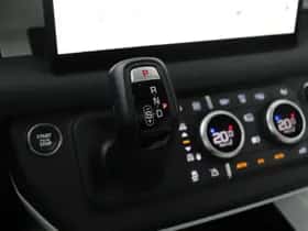 Land Rover Defender (2024) thumbnail 44