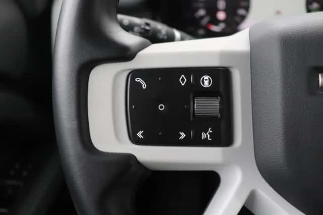 Land Rover Defender (2024) thumbnail 47