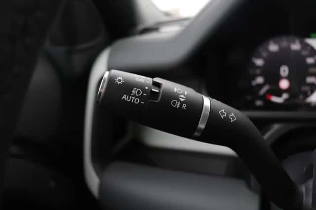 Land Rover Defender (2024) thumbnail 48