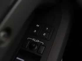 Land Rover Defender (2024) thumbnail 53