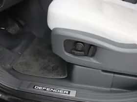 Land Rover Defender (2024) thumbnail 57