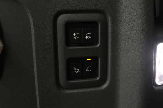 Land Rover Defender (2024) thumbnail 63