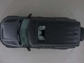 Land Rover Defender (2024) thumbnail 73