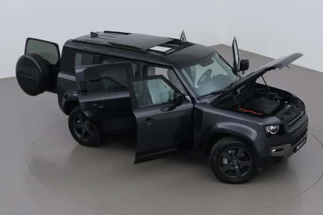 Land Rover Defender (2024) thumbnail 6