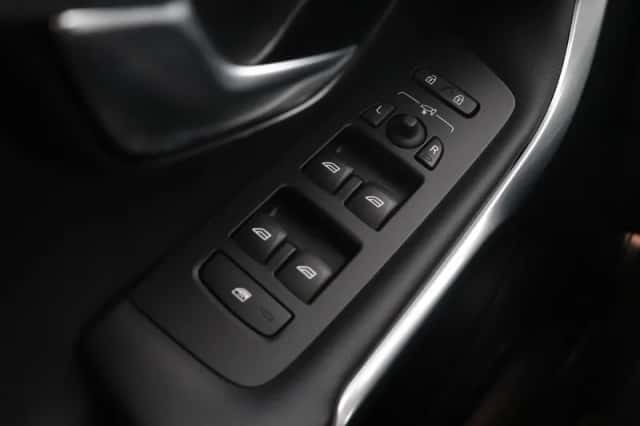 Volvo V40 (2020) thumbnail 36