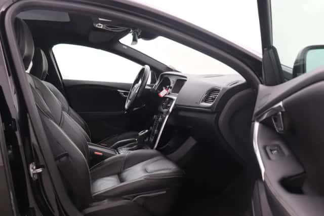Volvo V40 (2020) thumbnail 5