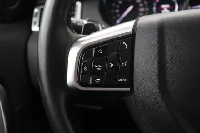 Land Rover Discovery Sport (2018) thumbnail 32