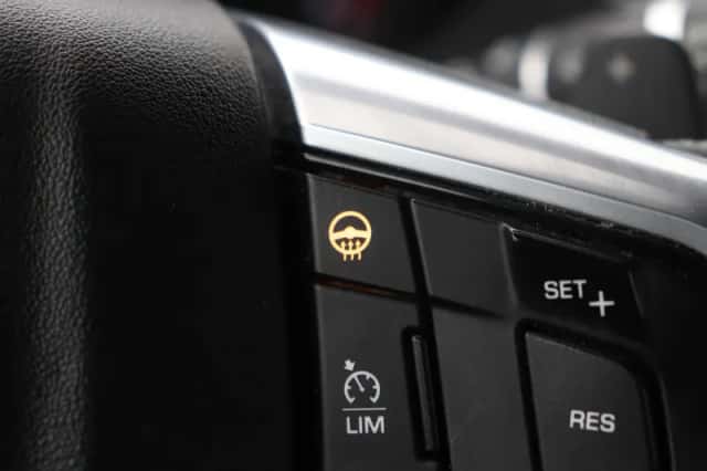 Land Rover Discovery Sport (2018) thumbnail 35