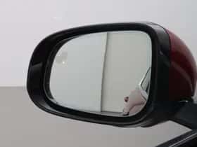 Jaguar XE (2017) thumbnail 14