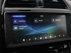 Jaguar XE (2017) thumbnail 23