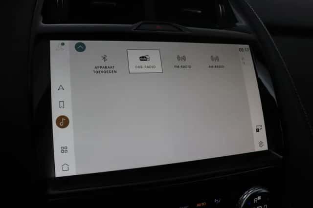Jaguar E-Pace (2023) thumbnail 24