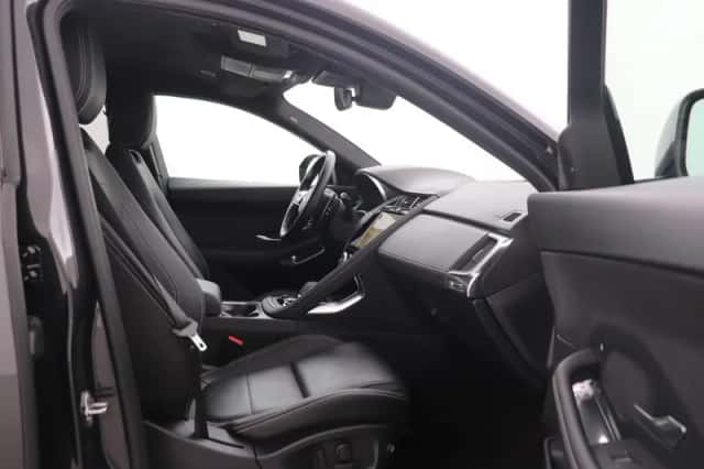 Jaguar E-Pace (2023) thumbnail 5