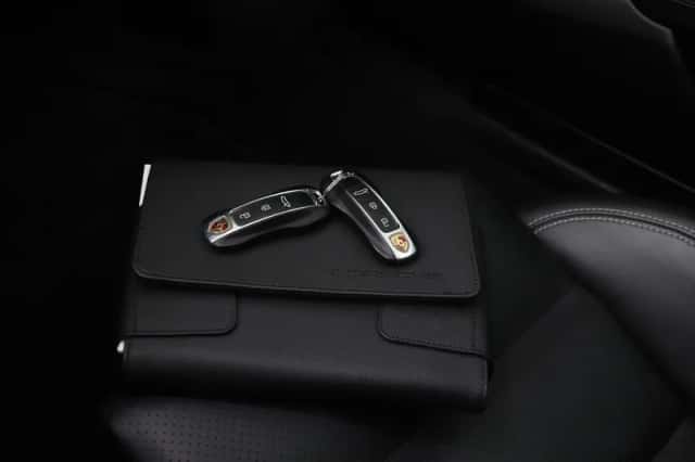 Porsche 911 (2019) thumbnail 18