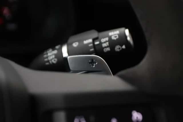 Land Rover Defender (2022) thumbnail 42