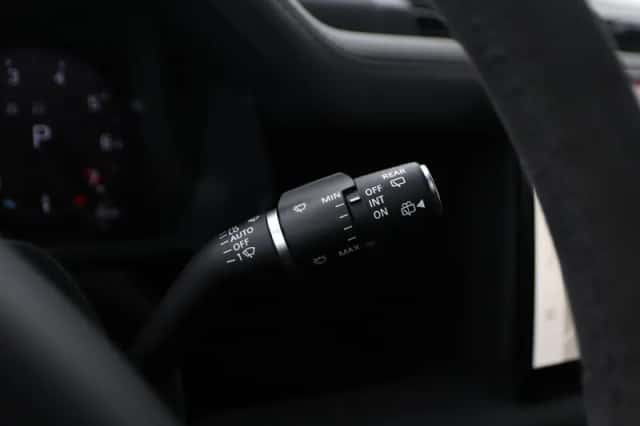 Land Rover Defender (2022) thumbnail 43